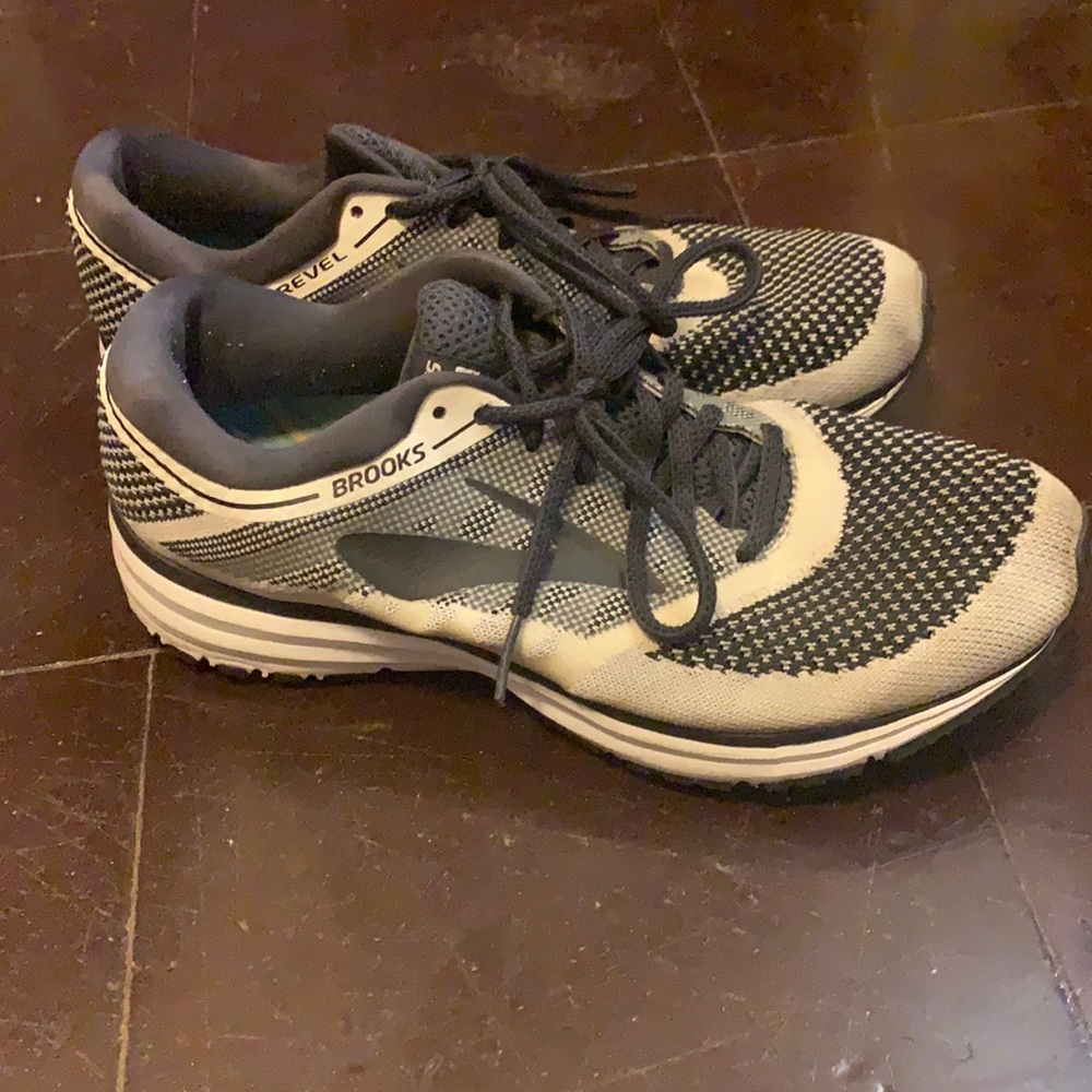 Brooks black and white sneakers